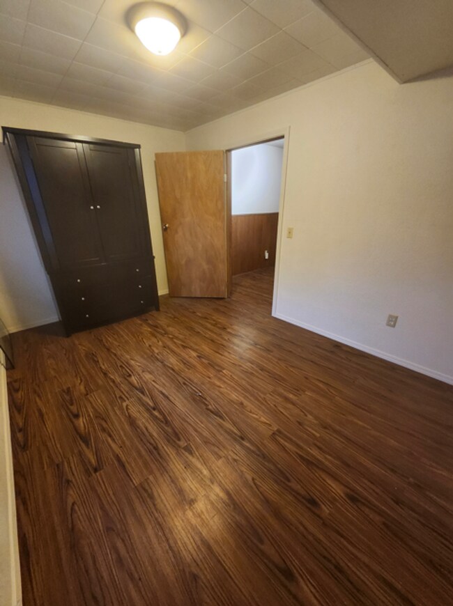 Building Photo - 820 Montana Ave