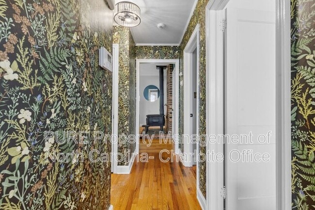 Building Photo - 1638 Academy St