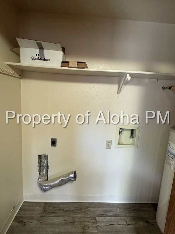 Building Photo - 3252 S Law Ave