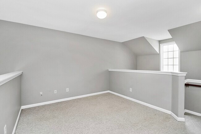 Building Photo - 141 Ross Moore Ave