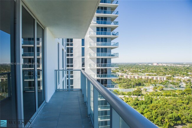Building Photo - 16385 Biscayne Blvd