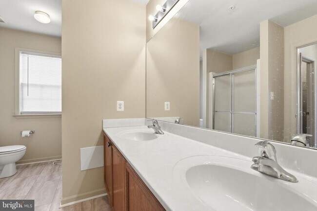 Building Photo - 2109 Bristol Dr