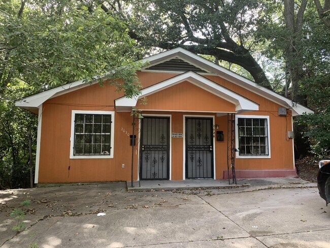 Building Photo - 2028 Colorado St