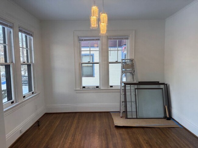 Building Photo - 775 University Ave