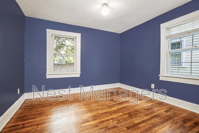 Building Photo - 727 Greenland Dr