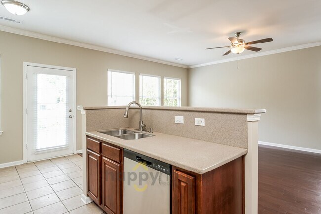 Building Photo - 4 Bedroom, 3 Bath Townhome in Grand Oaks Plantation of West Ashley