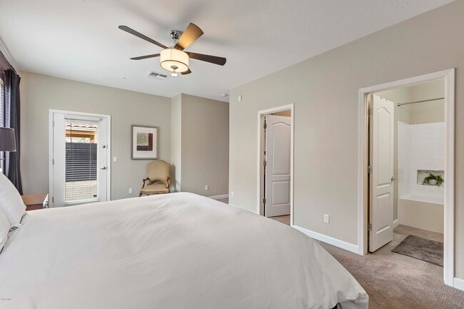 Building Photo - 3854 E Flower St