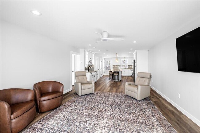 Building Photo - 47 Arnolds Neck Dr