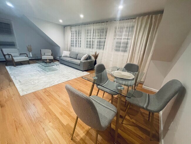 Primary Photo - 76 Treat Ave