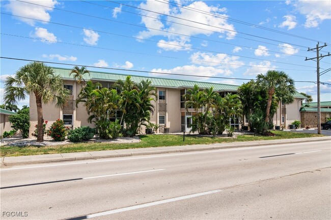Building Photo - 3903 Del Prado Blvd S