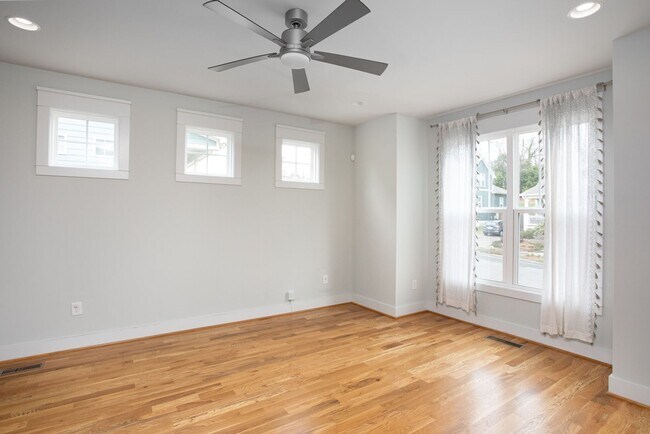 Building Photo - Downtown Durham Oasis! - Three Bedroom Home With Truly Unique Entire Top Floor Primary Suite
