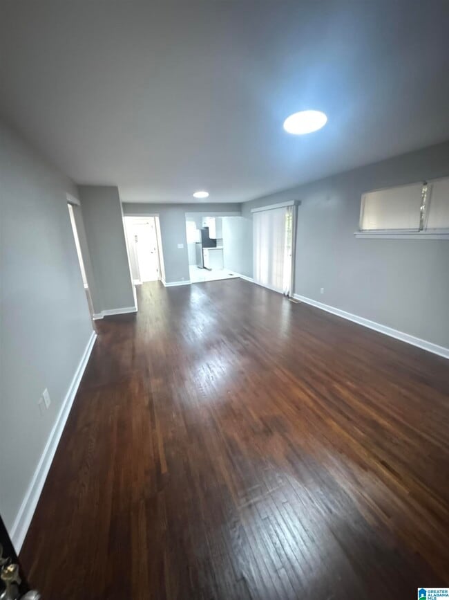 Building Photo - 1208 Oakwood St