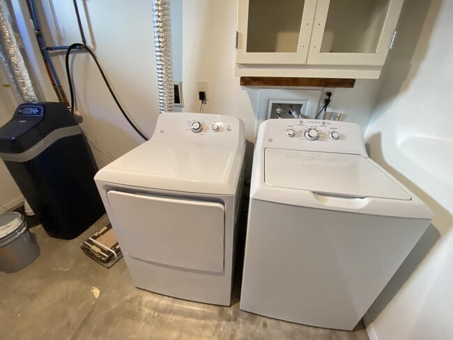 Building Photo - 4523 21st Ave NW