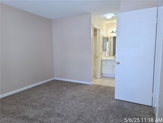 Building Photo - 4730 Nara Vista Way