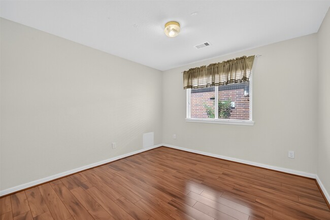 Building Photo - 9511 Mankay Ln