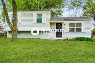 Building Photo - 3 Bedroom Pet-Friendly Home in COLUMBUS, OH with Main Street Renewal