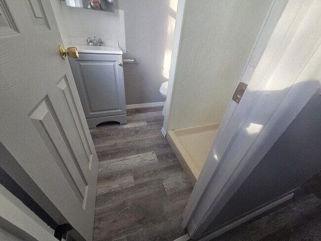 Building Photo - 23 Monroe St