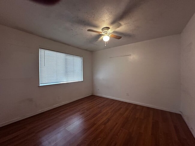 Building Photo - 440-444 Harding Ave