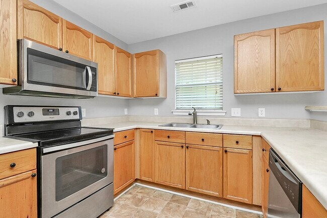 Building Photo - 5750 Laborde Ave