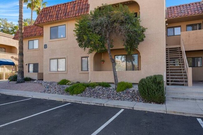 Primary Photo - Beautifully Furnished 2-Bed, 2-Bath Condo ...