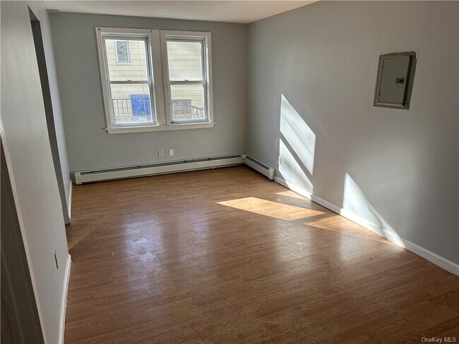 Building Photo - 47 John St