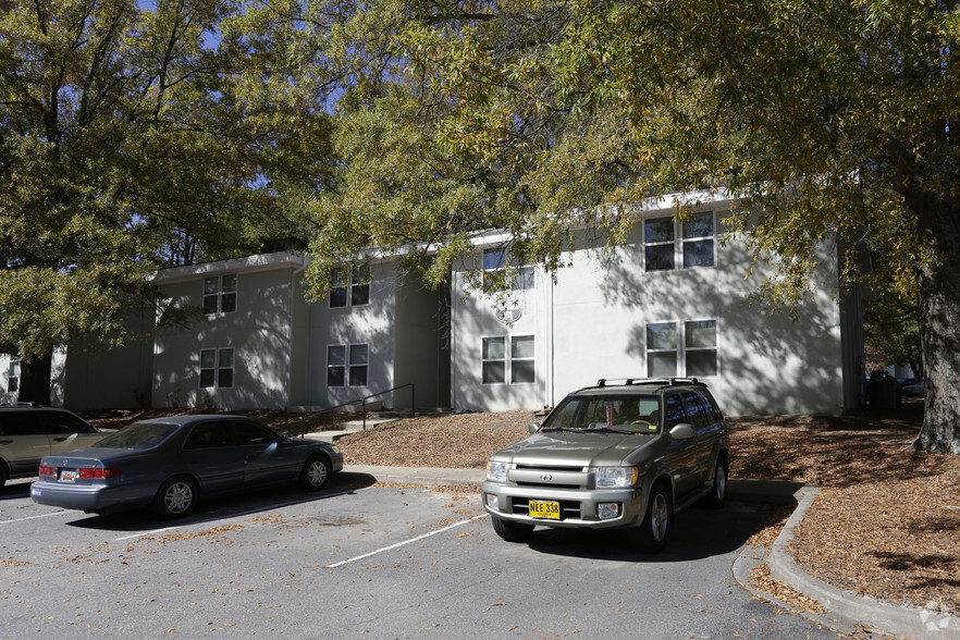 Serenity Apartments at Greenville - Woodlea Oaks