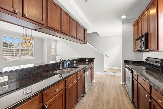 Building Photo - 509 S Matanzas Ave