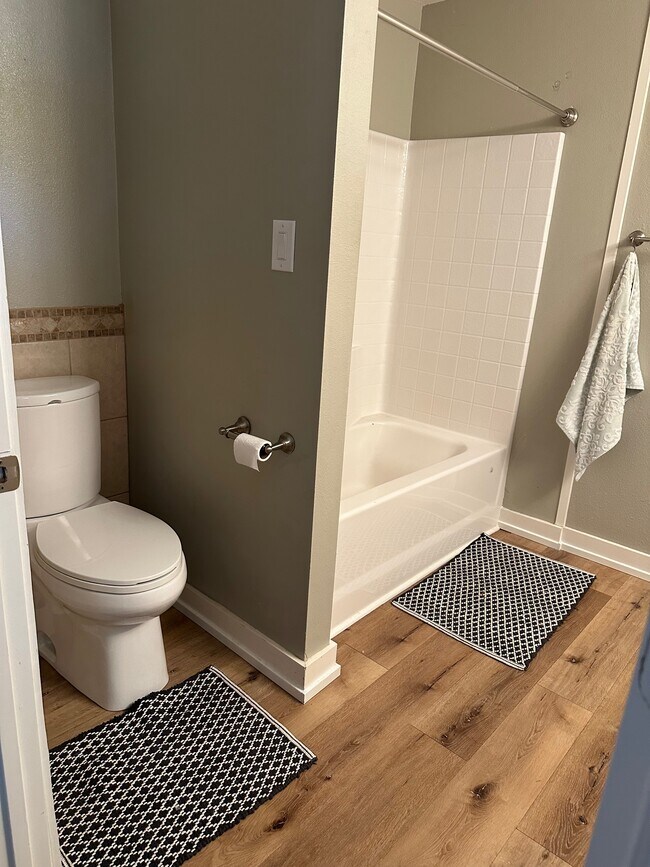 Building Photo - 21488 Mixon Rd