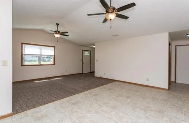 Building Photo - 1702 Schobert Dr