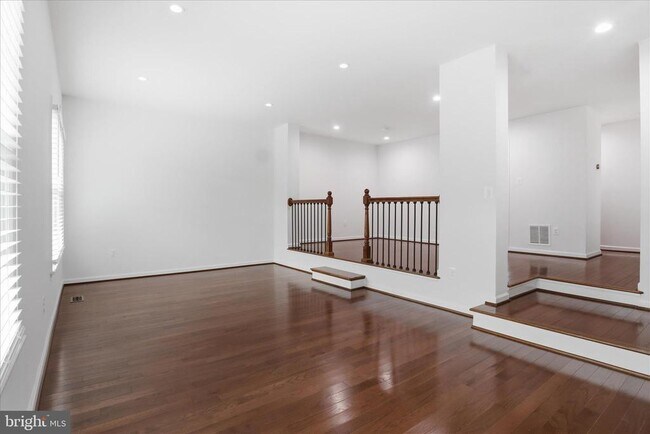 Building Photo - 5118 Woodmire Ln