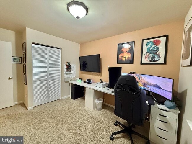 Building Photo - 5500 Woodlawn Manor Ct