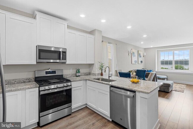 Building Photo - 204B Dock St