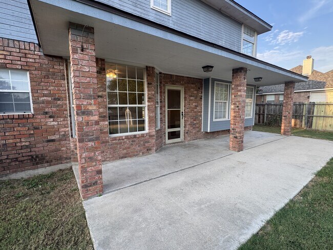 Building Photo - 1515 Mountain Laurel Dr