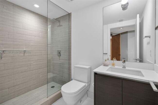 Building Photo - 300 Sunny Isles Blvd