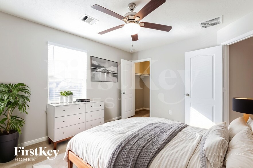 Building Photo - 16330 Placewood Ct