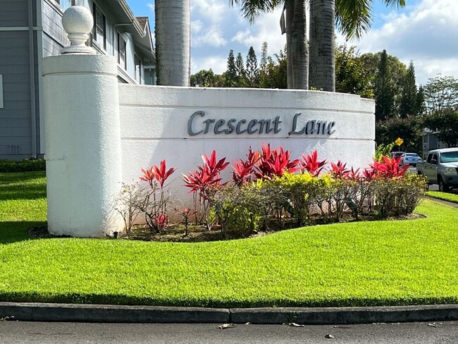 Building Photo - 2 Bedroom/ 2 Bath/ 2 pkg at Crescent Lane