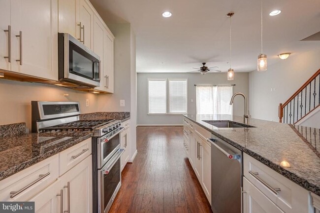 Building Photo - 525 Halite Dr