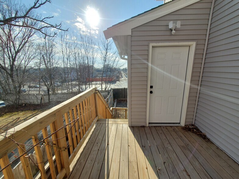 Building Photo - 289 Fellsway W