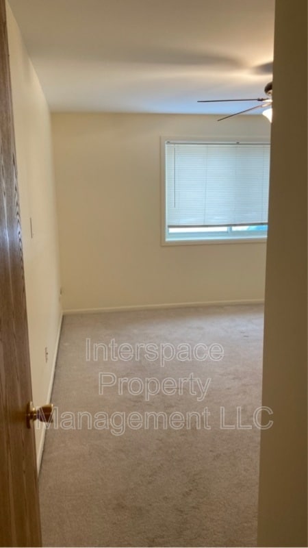Building Photo - 9937 S Cicero Ave