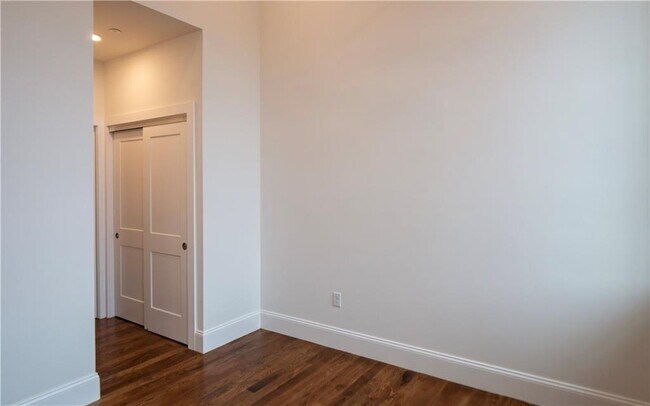 Building Photo - 15 Cranston Ave