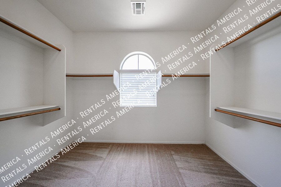 Building Photo - 3382 E Roadrunner Dr