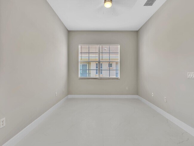Building Photo - 2751 Ravella Way