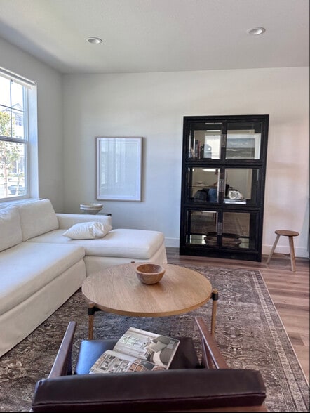 Building Photo - 1287 Grove St