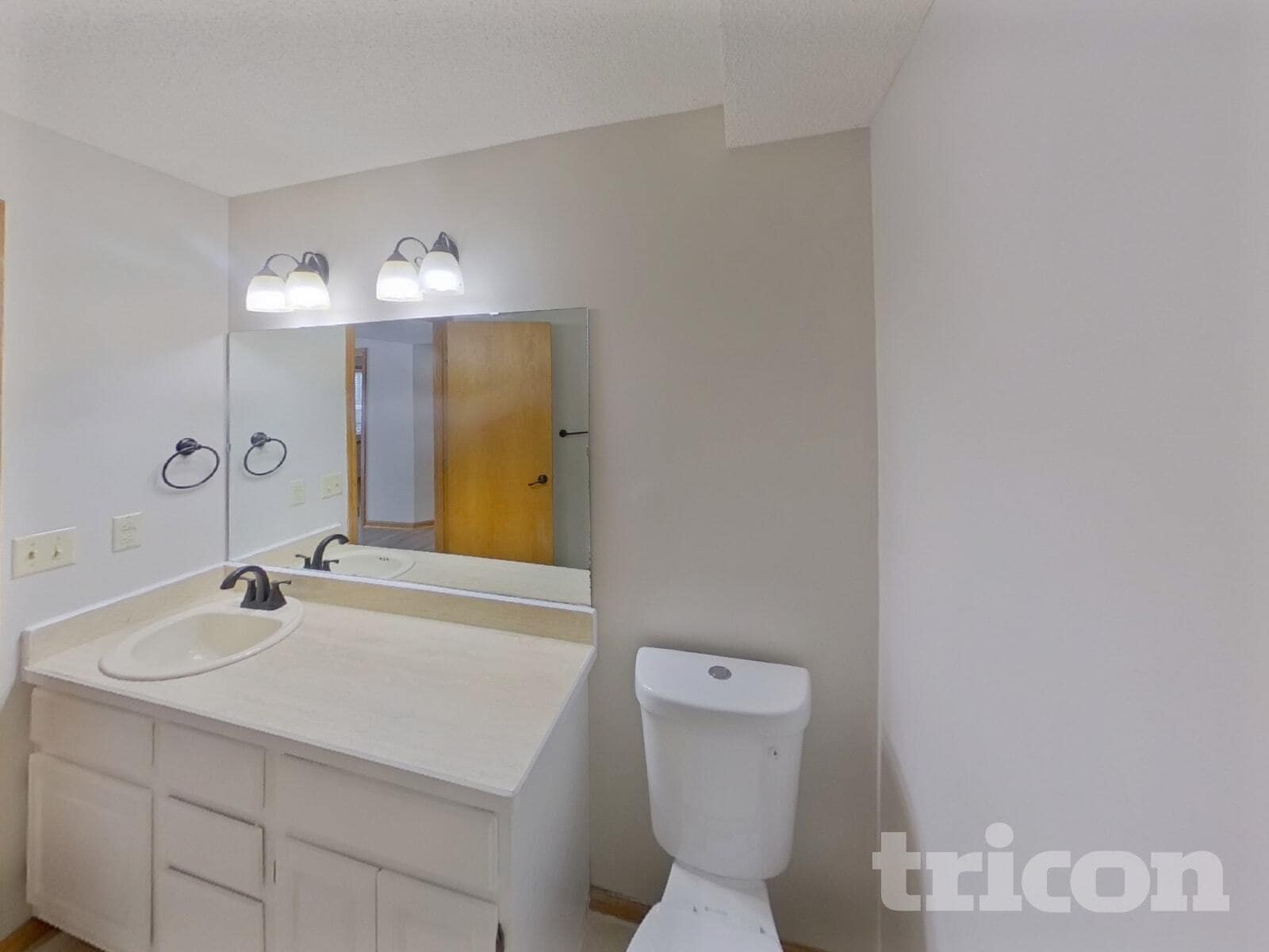 Building Photo - 17295 Hibiscus Ave