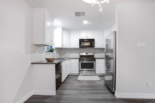 Building Photo - 56 E White Willow Cir