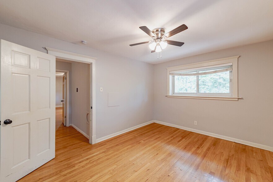 Building Photo - 8859 Rock Forest Dr