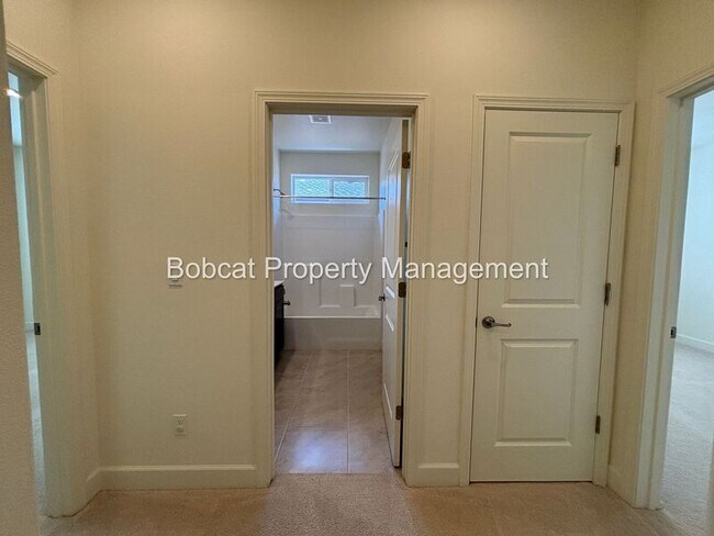 Building Photo - 1120 Dapple Dr