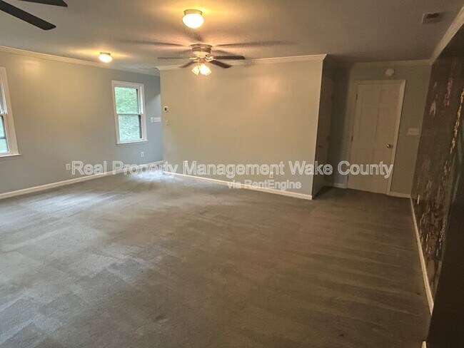 Building Photo - 4500 Connell Dr