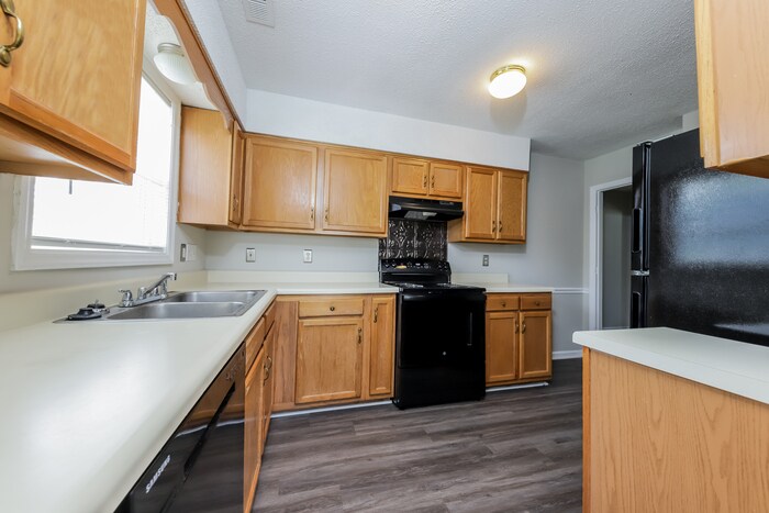 Building Photo - 909 Havenridge Dr