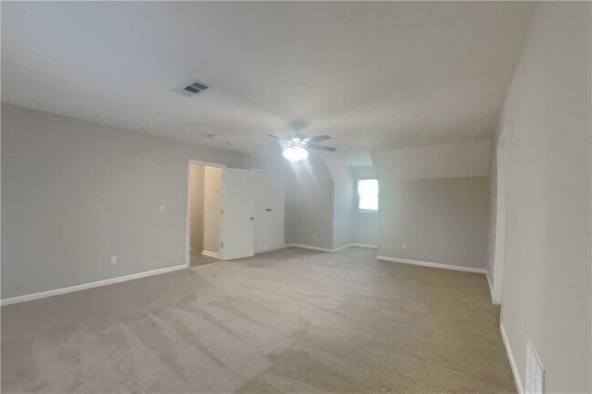 Building Photo - 1704 Cum Laude Way